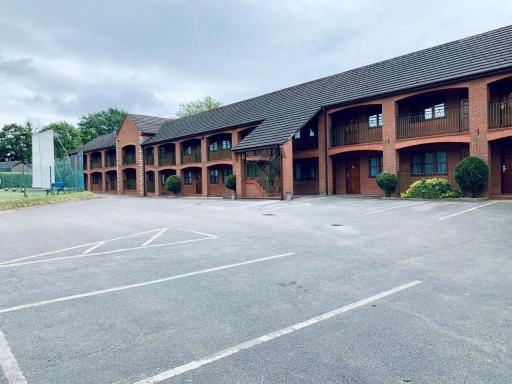 Tollgate & Leisure Hotel 4*