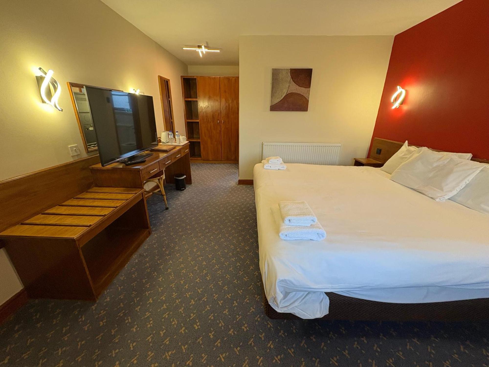 Tollgate & Leisure 4*